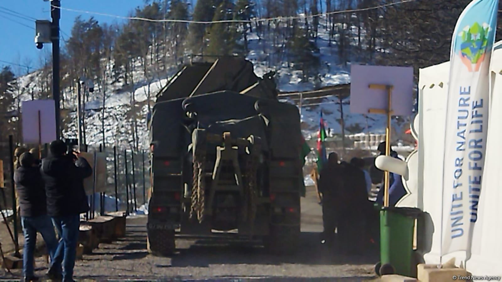 More vehicles of Russian peacekeepers move along Azerbaijan's Lachin-Khankendi road (PHOTO)