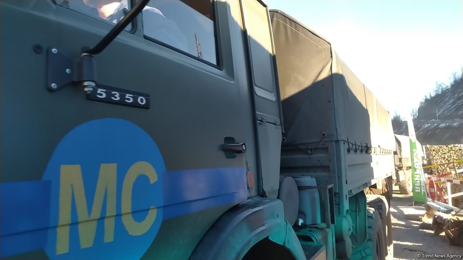 Trucks of Russian peacekeepers move freely along Azerbaijani Lachin-Khankendi road (PHOTO/VIDEO)