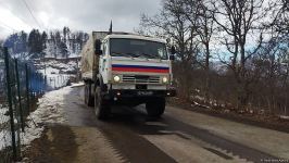 More than dozen vehicles of Russian peacekeepers pass freely along Azerbaijan's Lachin-Khankendi road (PHOTO)