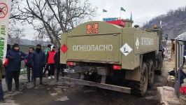 More than dozen vehicles of Russian peacekeepers pass freely along Azerbaijan's Lachin-Khankendi road (PHOTO)