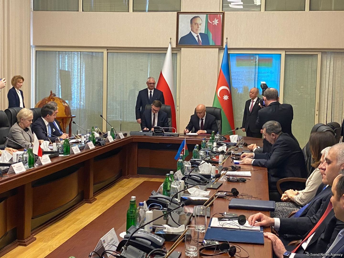 Azerbaijani, Polish economic zones sign memorandum of understanding (PHOTO)
