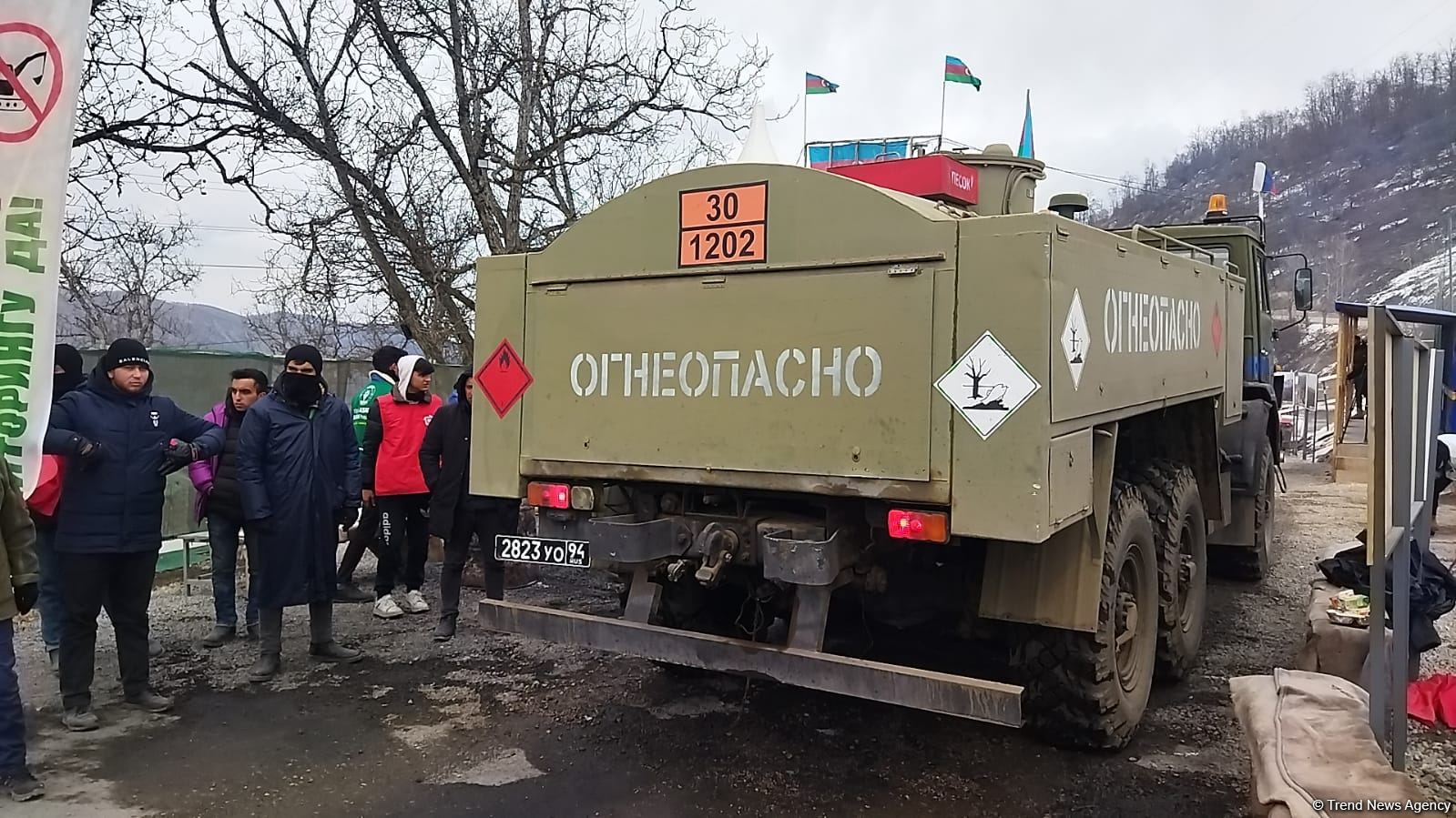 More than dozen vehicles of Russian peacekeepers pass freely along Azerbaijan's Lachin-Khankendi road (PHOTO)