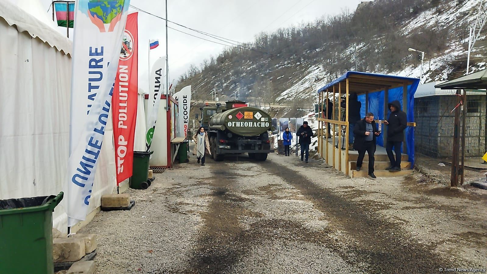 More than dozen vehicles of Russian peacekeepers pass freely along Azerbaijan's Lachin-Khankendi road (PHOTO)