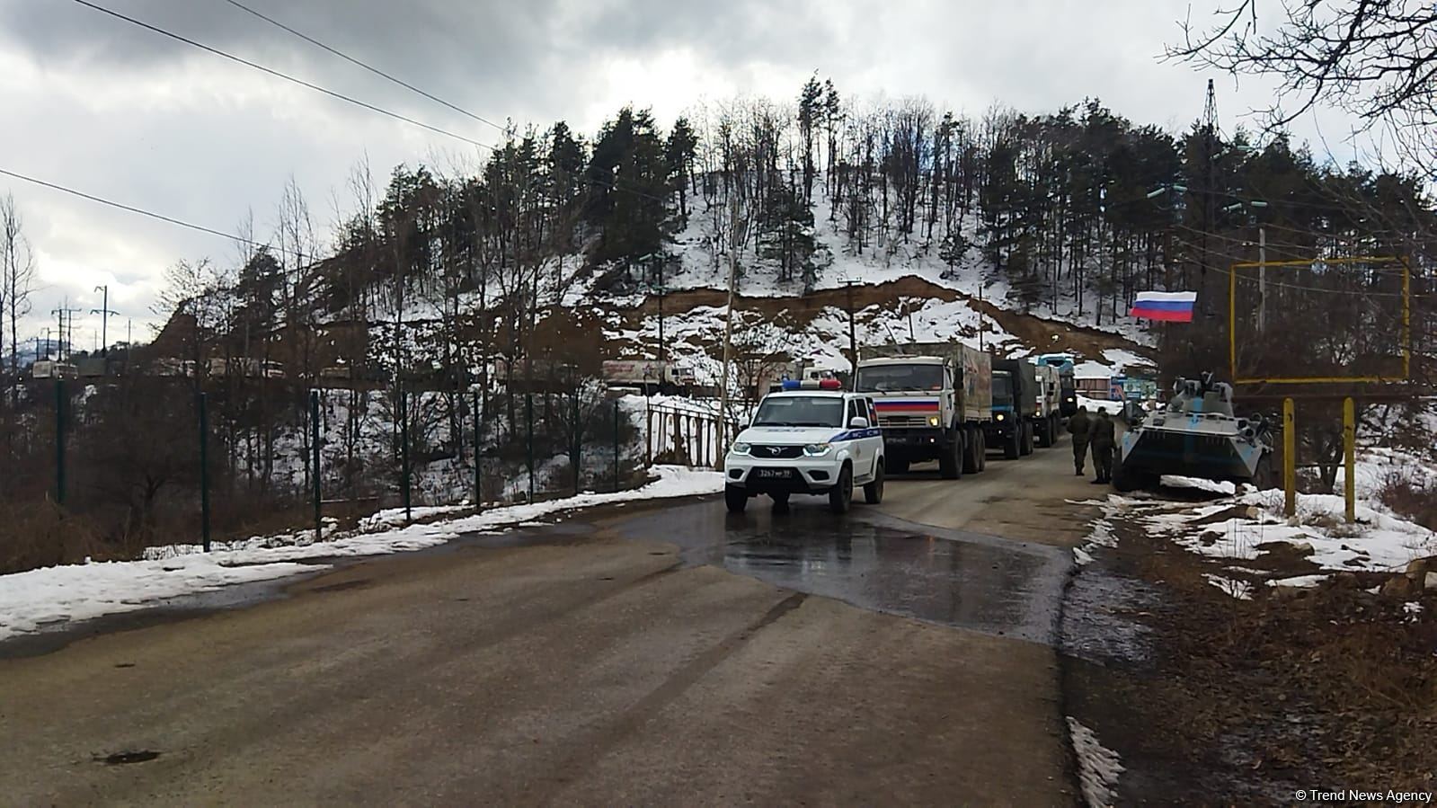 More than dozen vehicles of Russian peacekeepers pass freely along Azerbaijan's Lachin-Khankendi road (PHOTO)