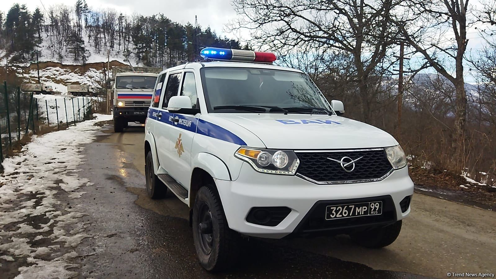 More than dozen vehicles of Russian peacekeepers pass freely along Azerbaijan's Lachin-Khankendi road (PHOTO)