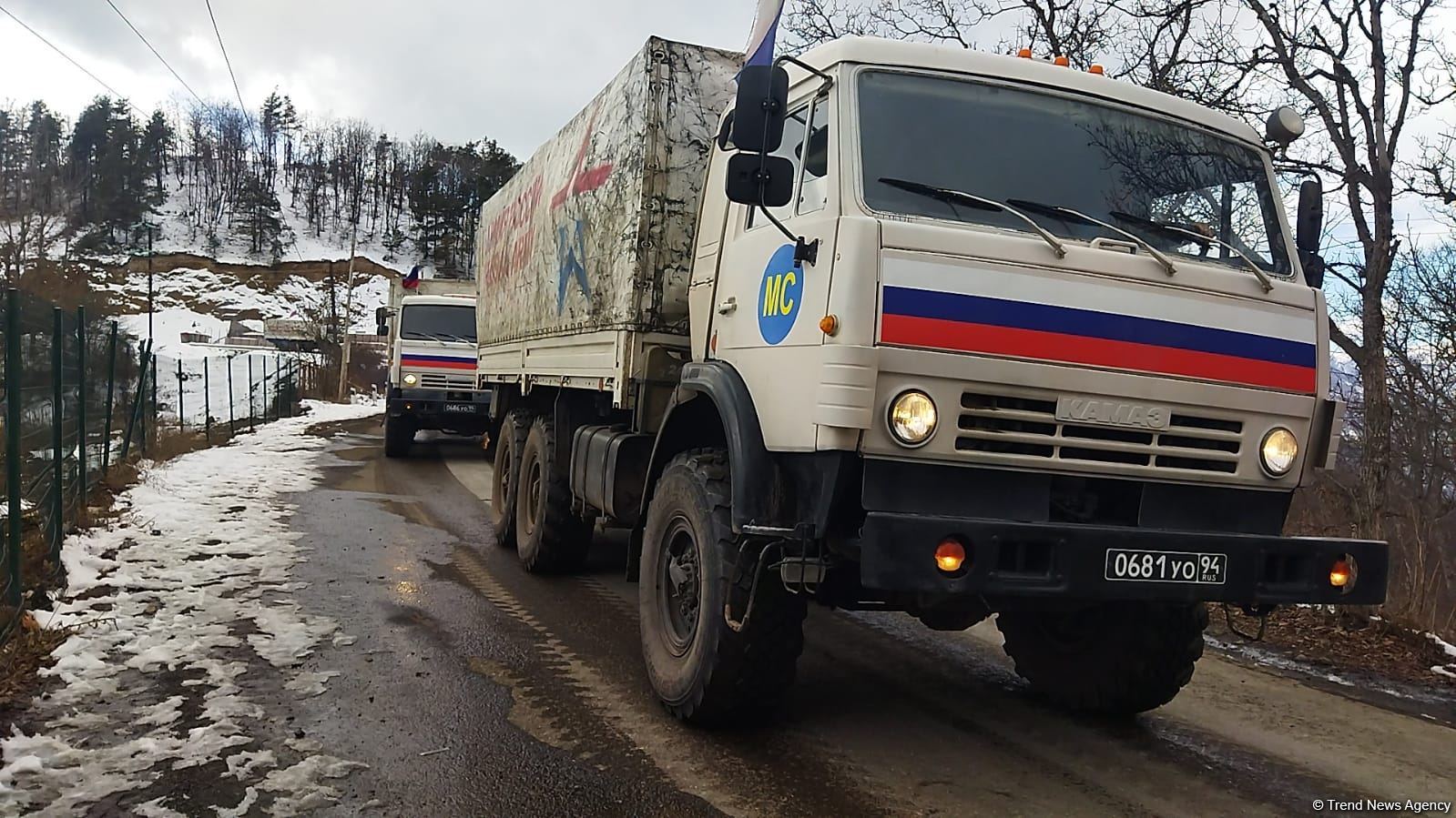 More than dozen vehicles of Russian peacekeepers pass freely along Azerbaijan's Lachin-Khankendi road (PHOTO)
