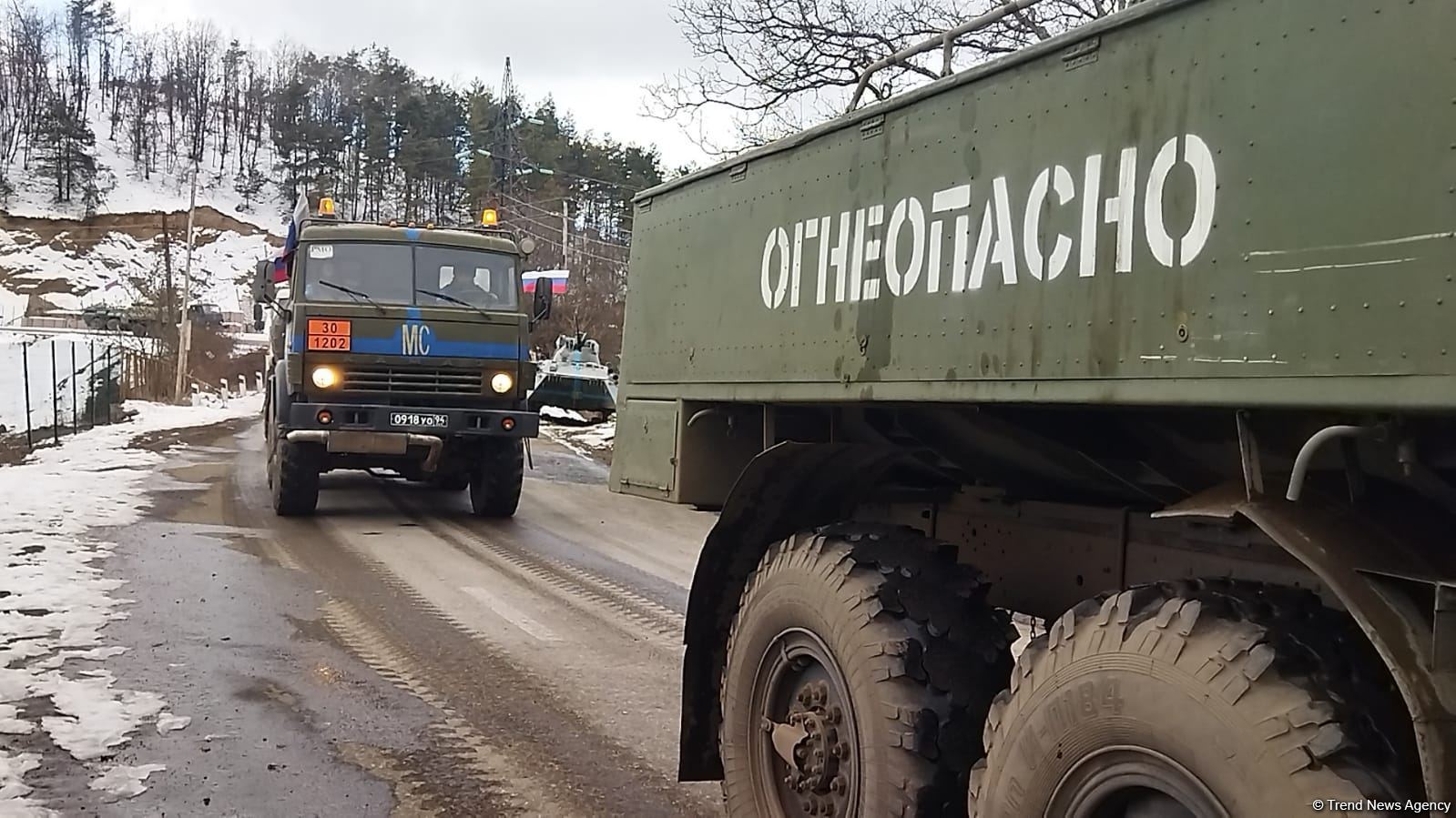More than dozen vehicles of Russian peacekeepers pass freely along Azerbaijan's Lachin-Khankendi road (PHOTO)