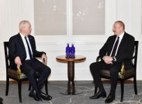 President Ilham Aliyev meets Israeli Defense Minister in Munich (PHOTO)