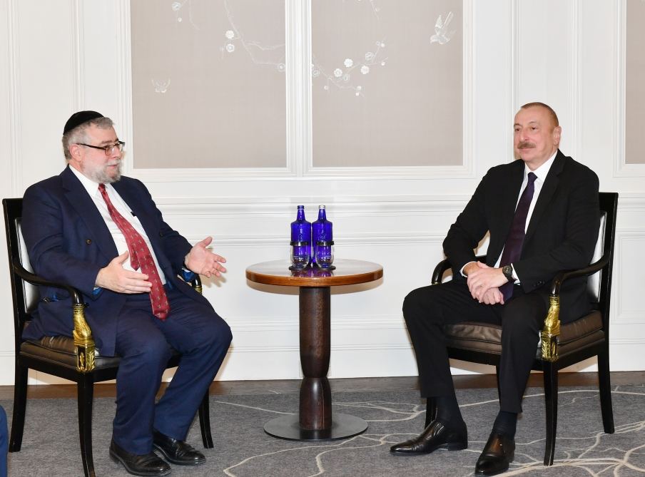President Ilham Aliyev meets with President of Conference of European Rabbis (PHOTO)