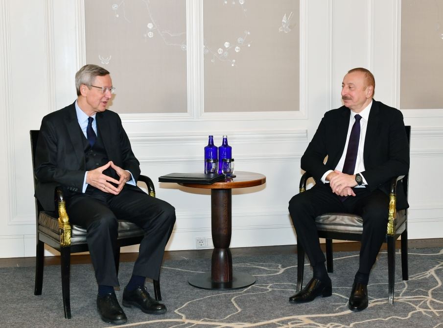 President Ilham Aliyev meets CEO of German Eastern Business Association in Munich (PHOTO)