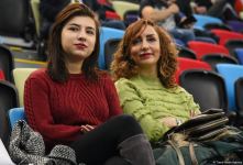Стартовал первый соревновательный день Кубка мира по прыжкам на батуте в Баку (ФОТО)
