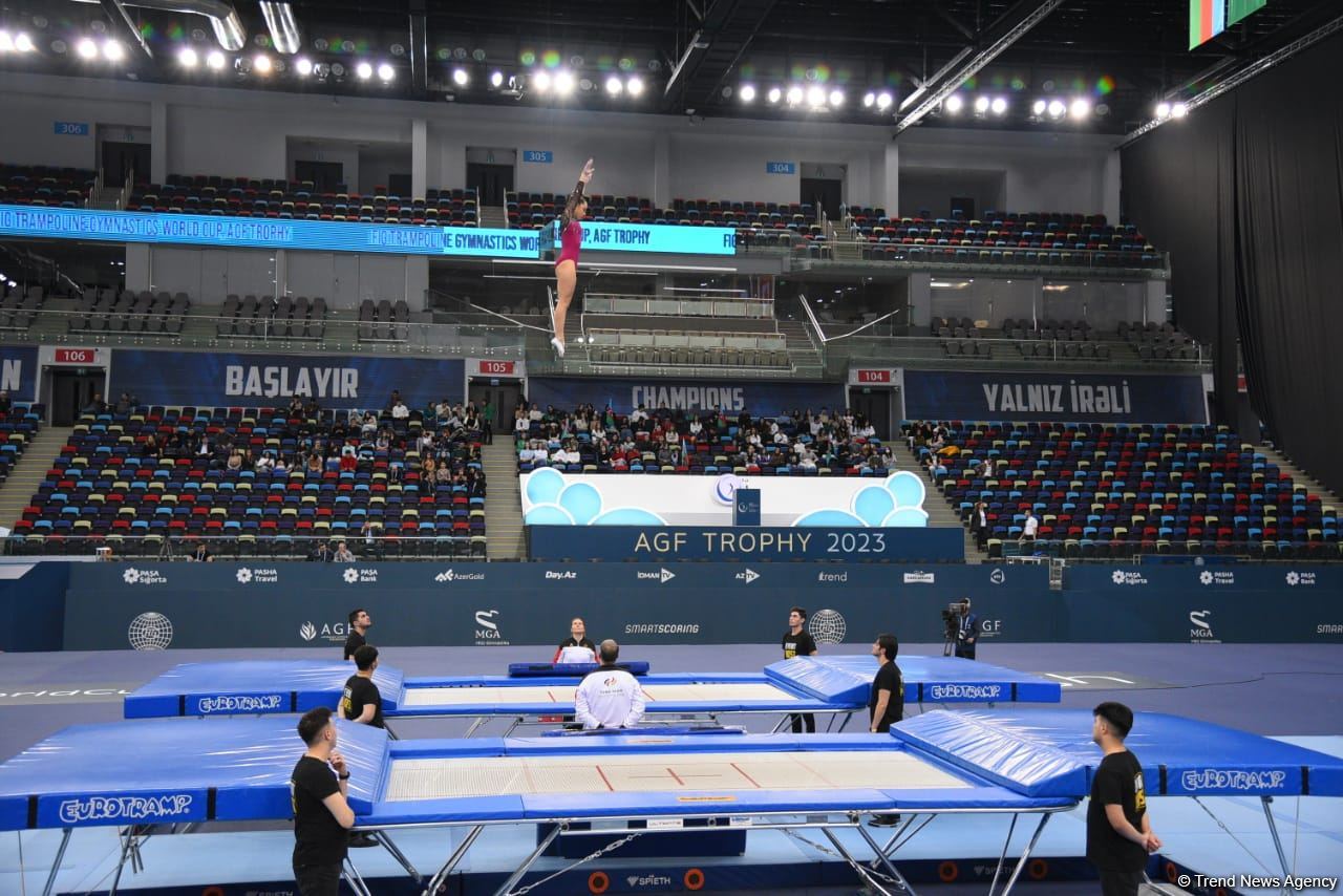 Amazing somersaults and twists - best moments from first day of Trampoline World Cup in Baku (PHOTO)