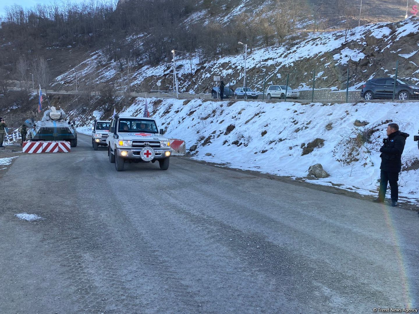 ICRC convoy drives freely along Azerbaijan's Lachin-Khankendi road (PHOTO)