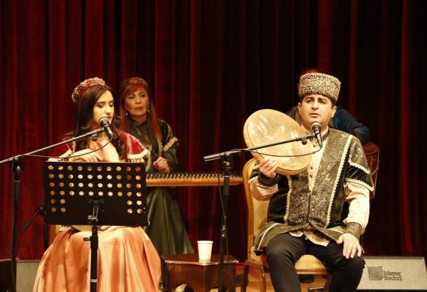 Вечера мугама в Баку  - от Bayatı Qacar до Şüştər (ФОТО)