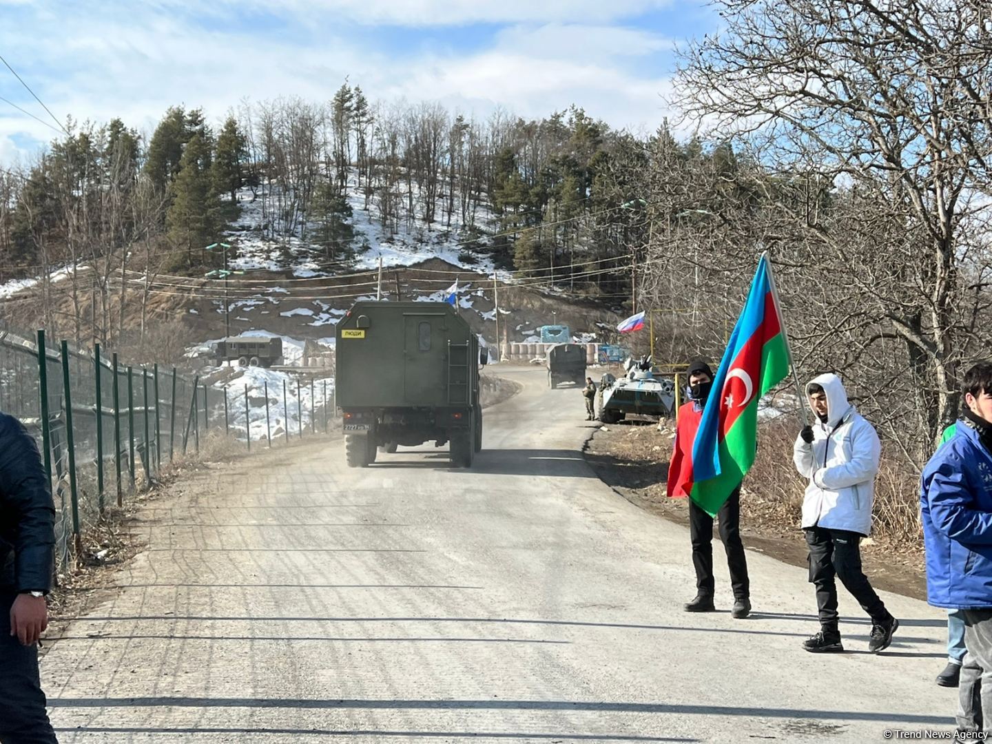 More vehicles of Russian peacekeepers pass freely along Azerbaijan's Lachin-Khankendi road (PHOTO)
