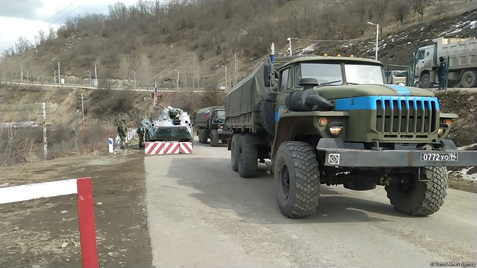 Convoy of Russian peacekeepers moves freely along Azerbaijan's Lachin-Khankendi road (PHOTO)