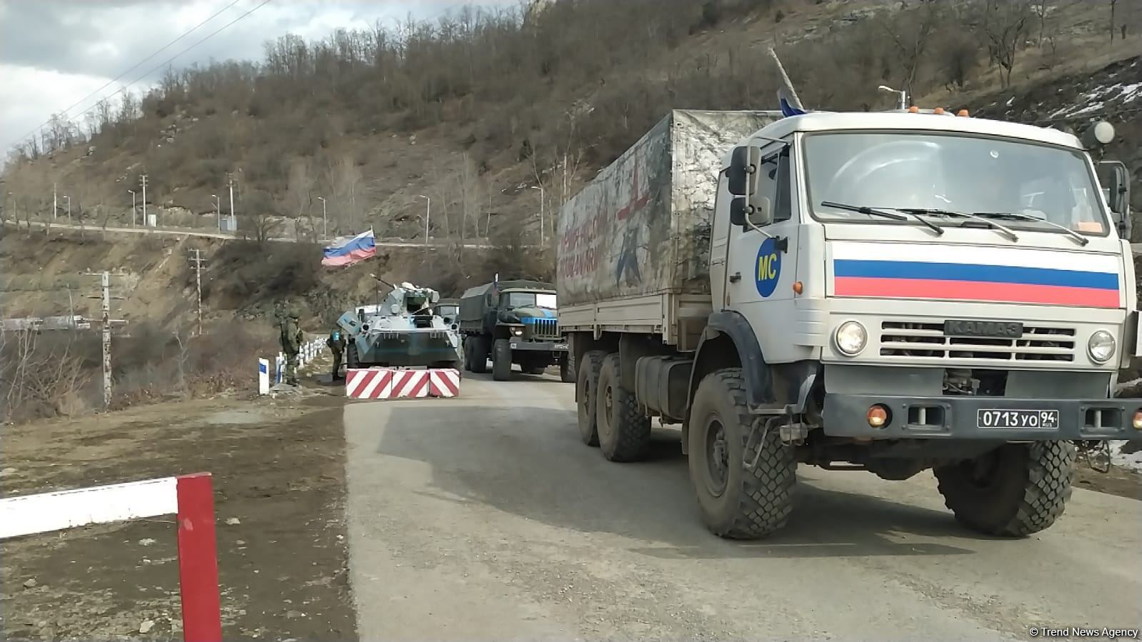 Convoy of Russian peacekeepers moves freely along Azerbaijan's Lachin-Khankendi road (PHOTO)