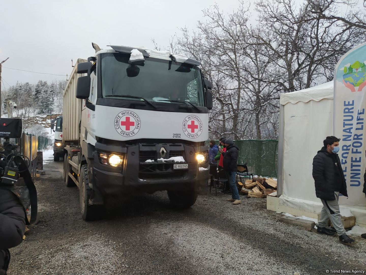 ICRC convoy drives freely along Azerbaijan's Lachin-Khankendi road (PHOTO)