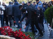 Азербайджанский народ чтит память жертв Ходжалинского геноцида (ФОТО)