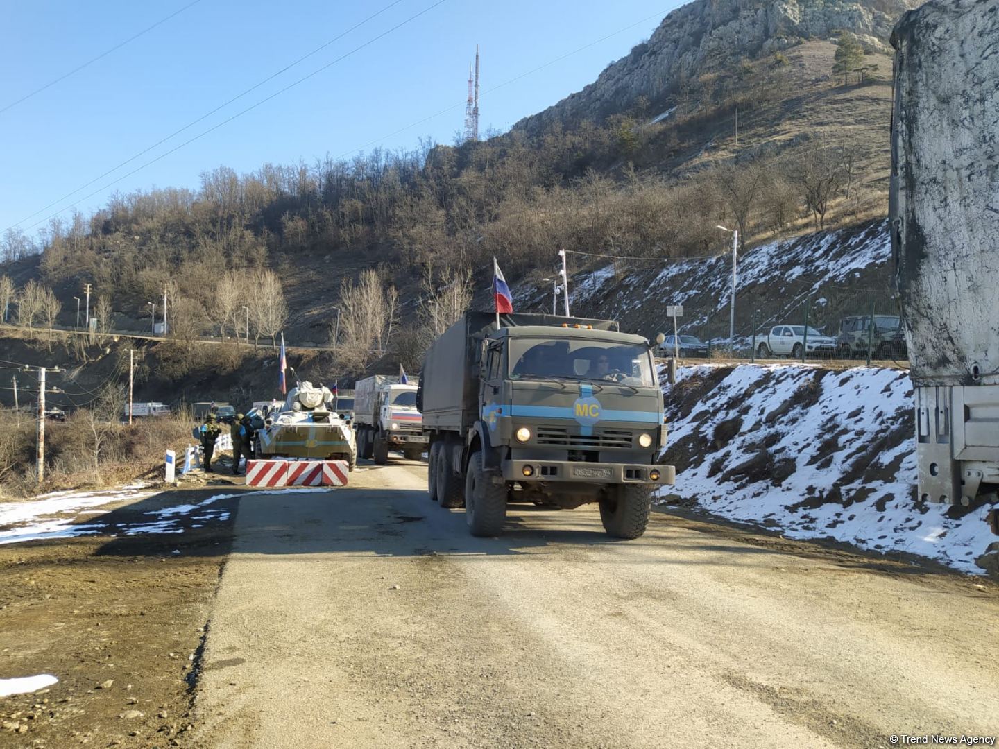 More vehicles of Russian peacekeepers pass freely along Azerbaijan's Lachin-Khankendi road (PHOTO)