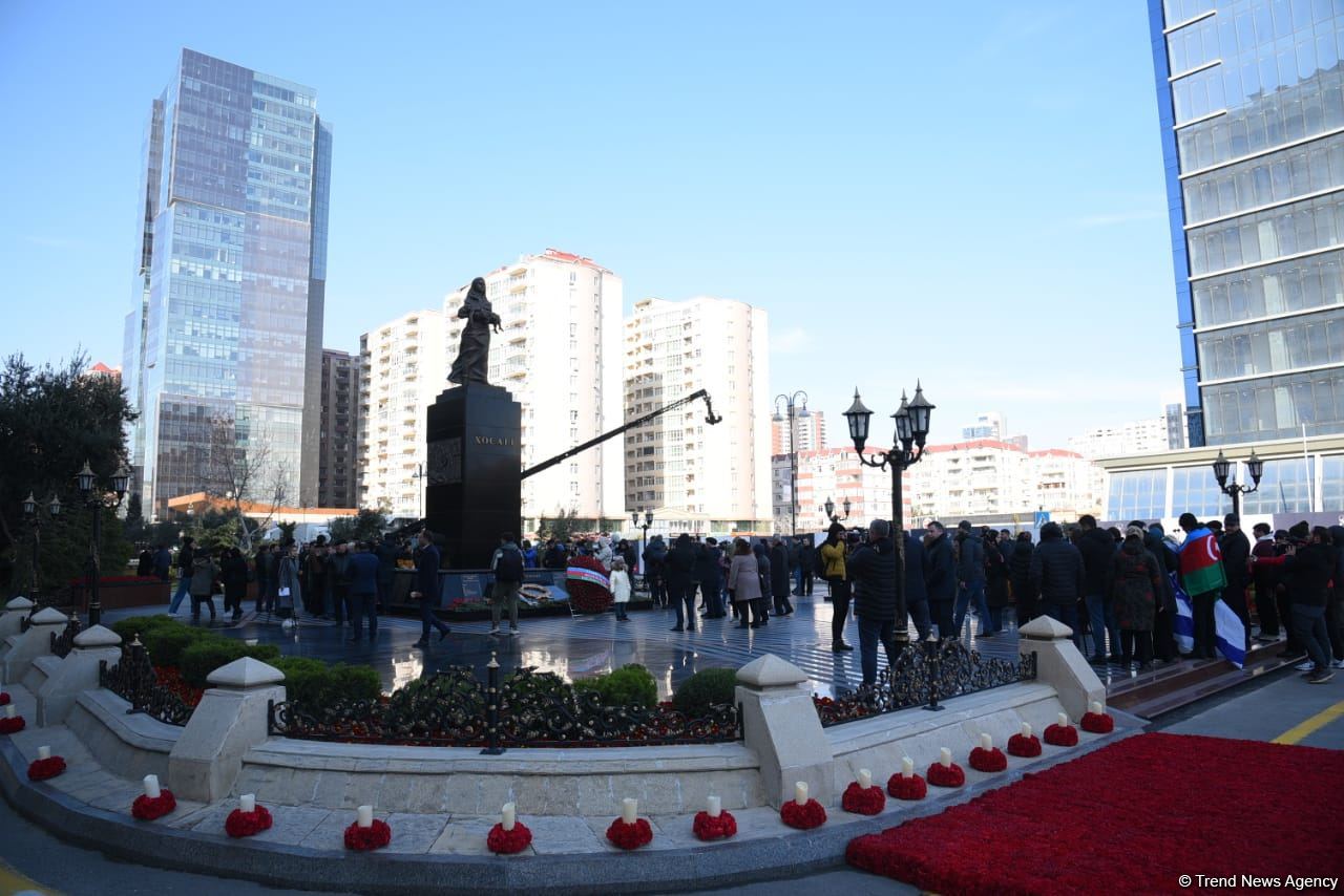 Азербайджанский народ чтит память жертв Ходжалинского геноцида (ФОТО)