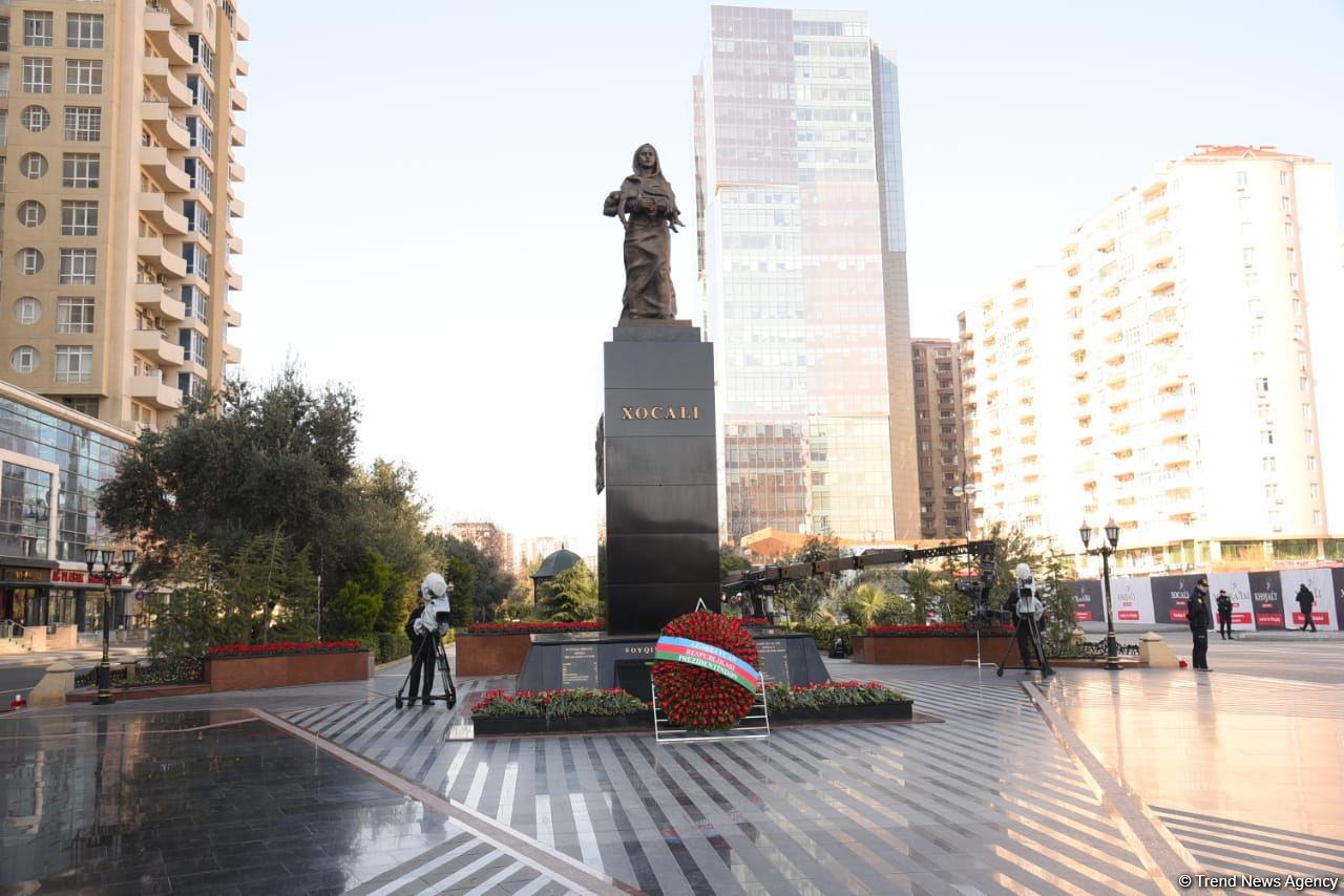 Азербайджанский народ чтит память жертв Ходжалинского геноцида (ФОТО)