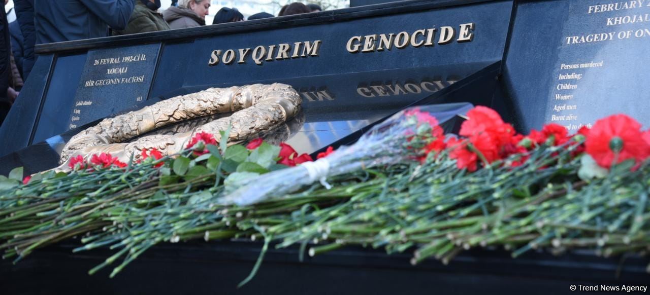 Азербайджанский народ чтит память жертв Ходжалинского геноцида (ФОТО)