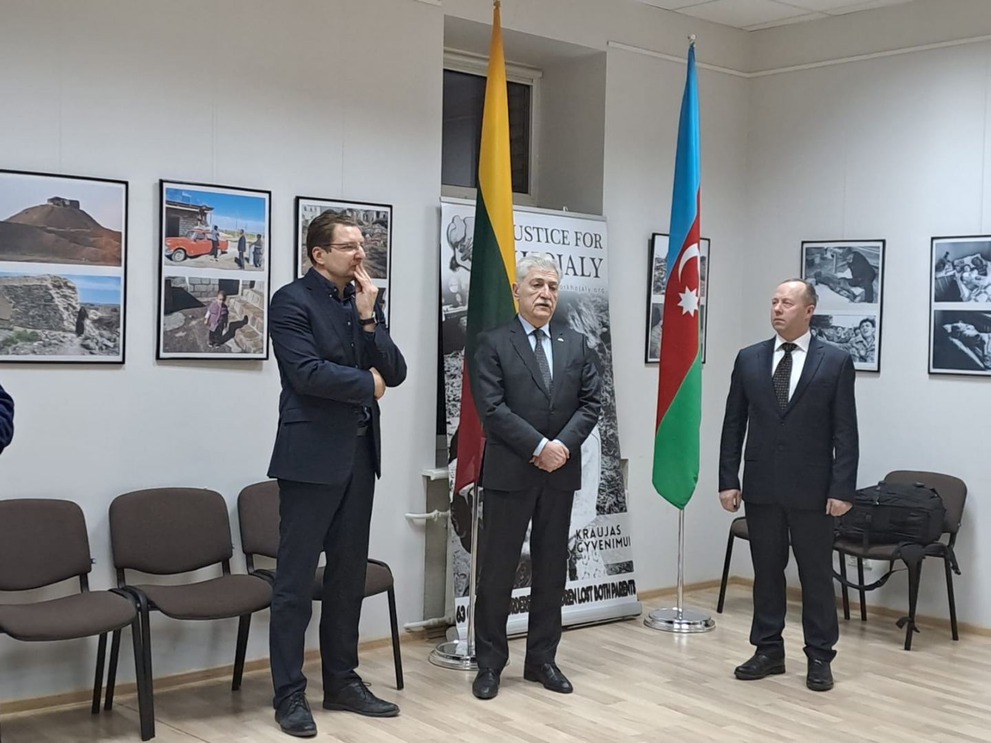 В Вильнюсе открылась фотовыставка Ричардаса Лапайтиса "Справедливость для Ходжалы" (ФОТО)