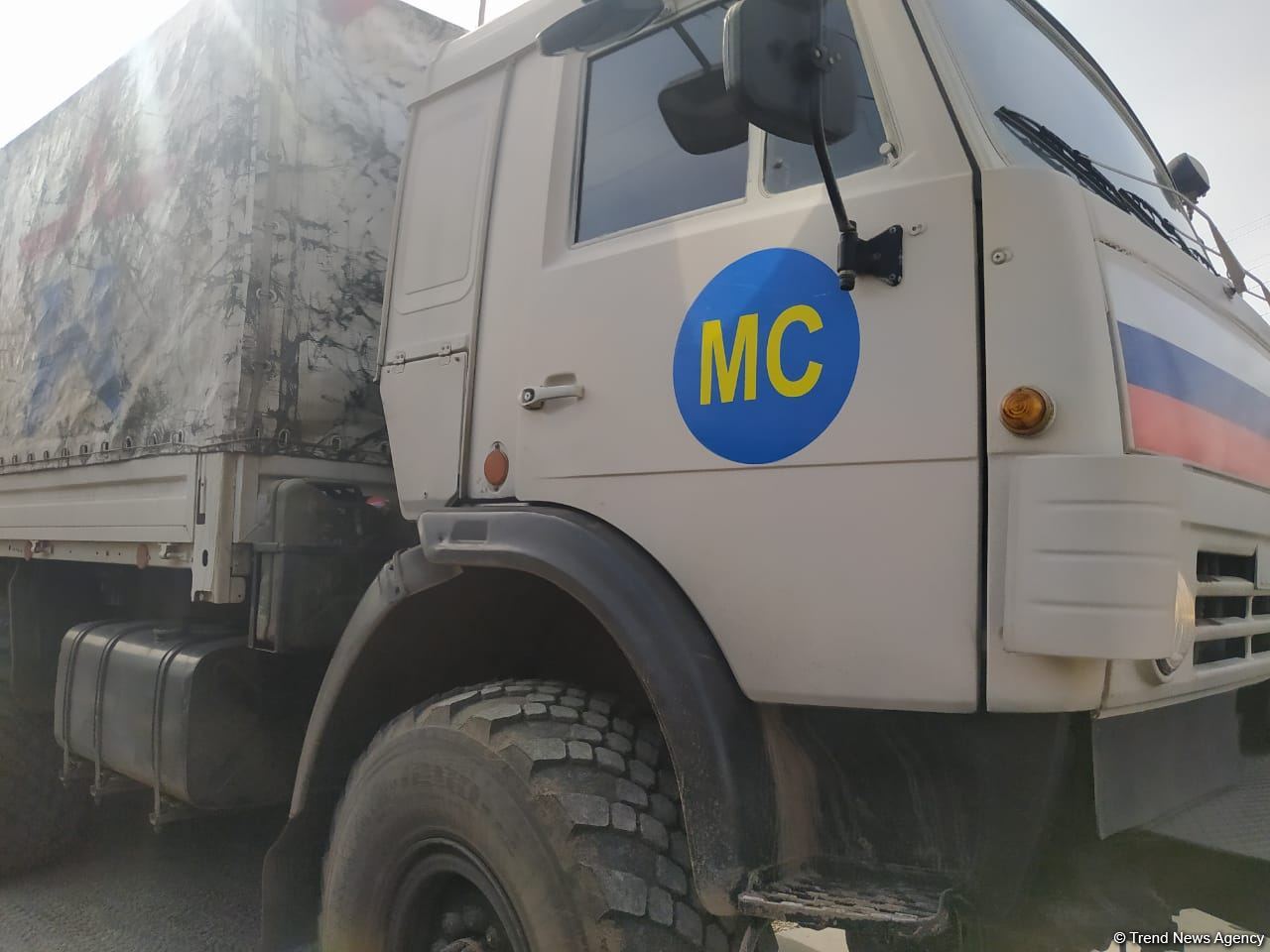Another convoy of Russian peacekeepers pass freely along Azerbaijan's Lachin-Khankendi road (PHOTO)