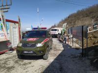 Vehicles of Russian peacekeepers passing freely along Azerbaijan's Lachin-Khankendi road (PHOTO)