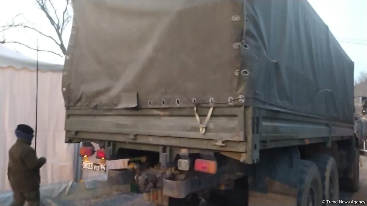 Convoy of Russian peacekeepers passes freely along Azerbaijan's Lachin-Khankendi road (PHOTO)