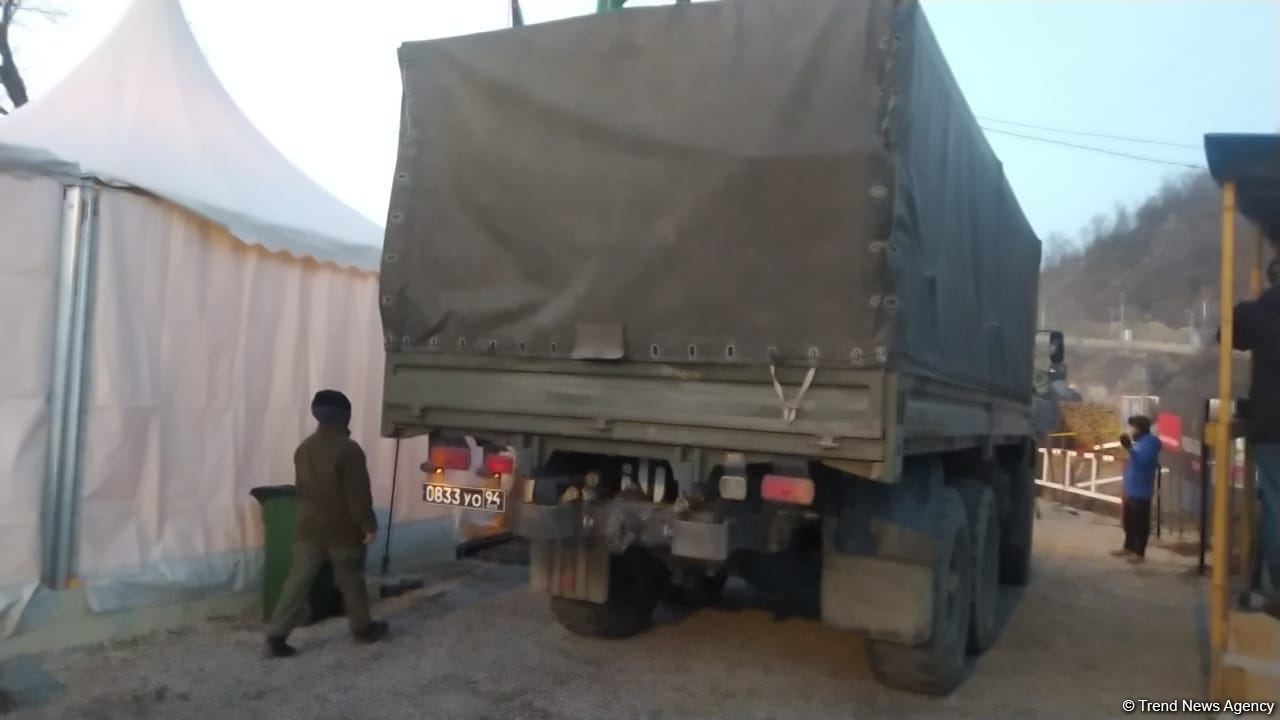 Convoy of Russian peacekeepers passes freely along Azerbaijan's Lachin-Khankendi road (PHOTO)