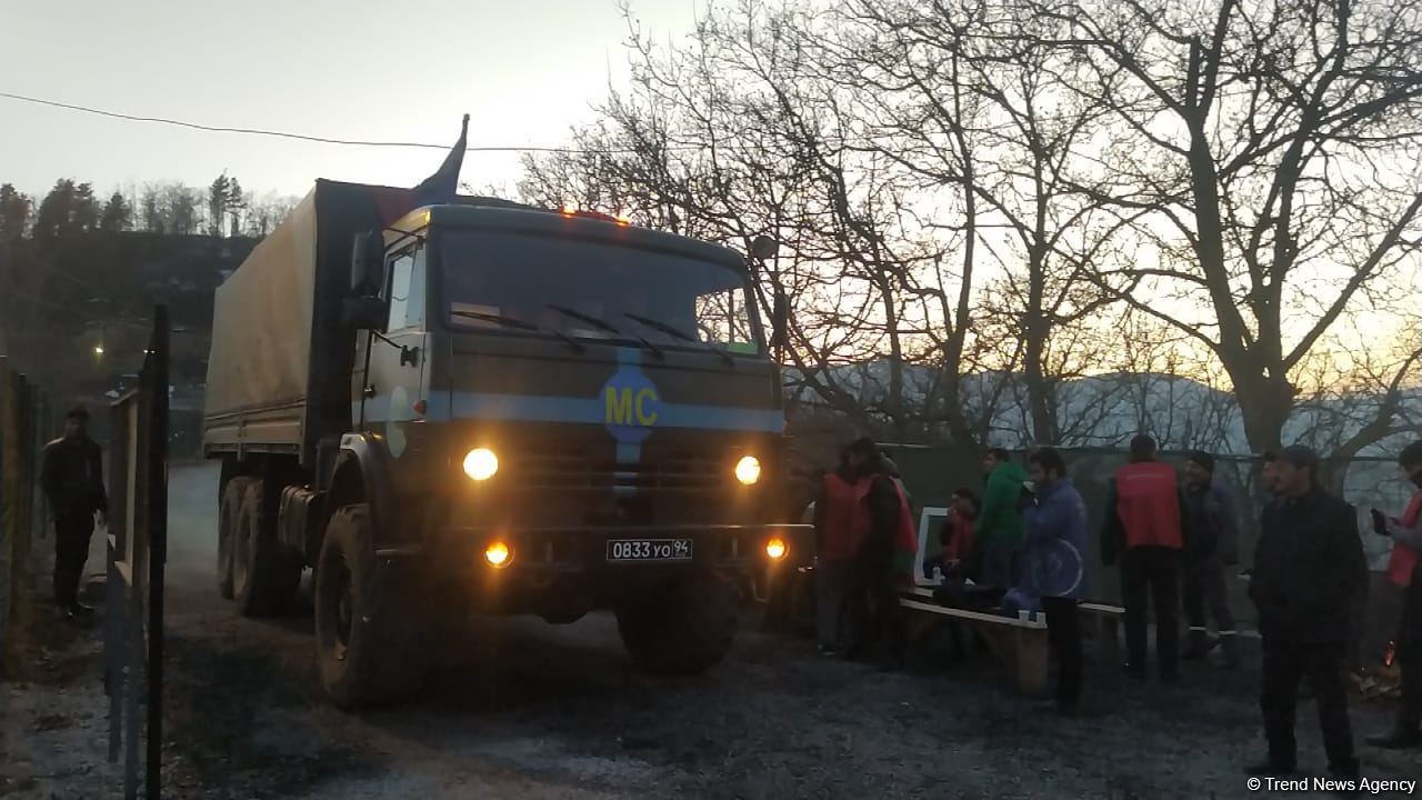 Convoy of Russian peacekeepers passes freely along Azerbaijan's Lachin-Khankendi road (PHOTO)
