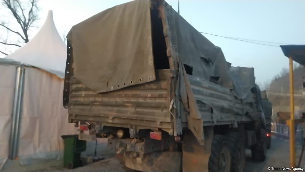 Convoy of Russian peacekeepers passes freely along Azerbaijan's Lachin-Khankendi road (PHOTO)