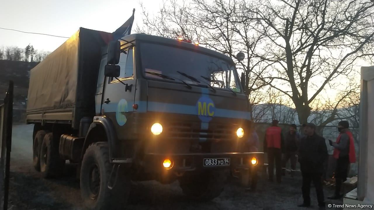 Convoy of Russian peacekeepers passes freely along Azerbaijan's Lachin-Khankendi road (PHOTO)
