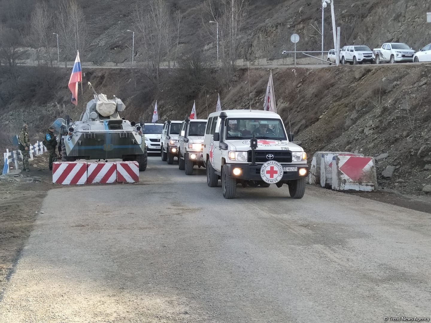 Vehicles of ICRC move freely along Azerbaijan's Lachin-Khankendi road (PHOTO)
