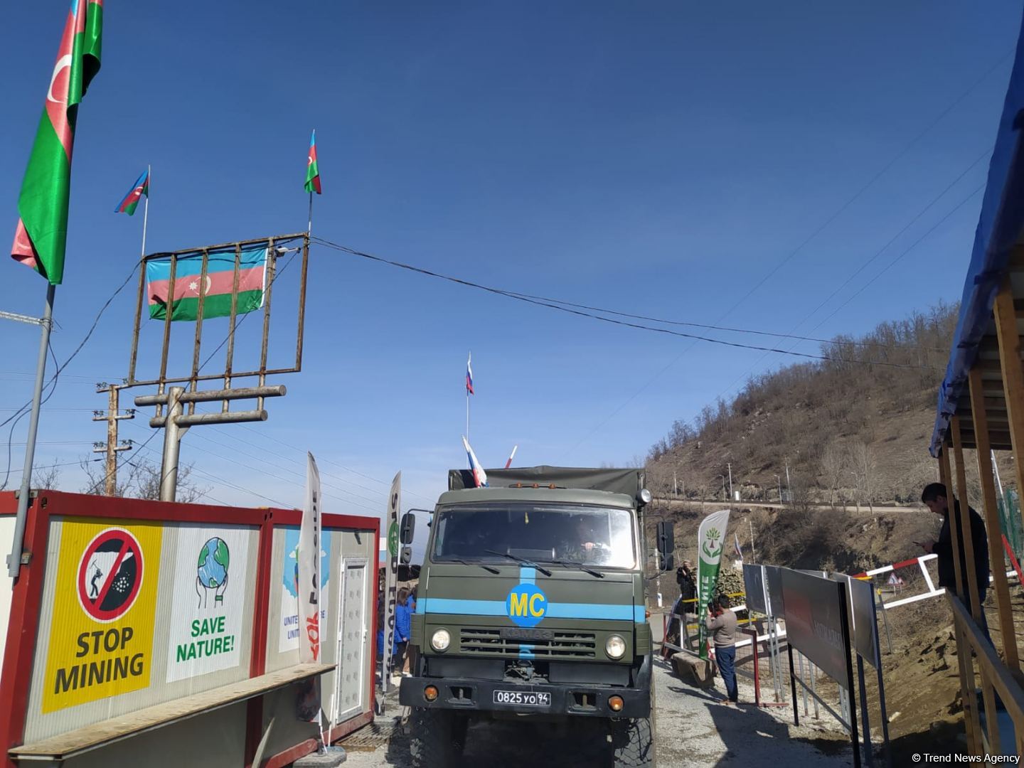 Vehicles of Russian peacekeepers passing freely along Azerbaijan's Lachin-Khankendi road (PHOTO)