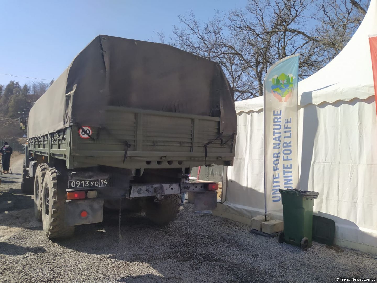 Vehicles of Russian peacekeepers passing freely along Azerbaijan's Lachin-Khankendi road (PHOTO)