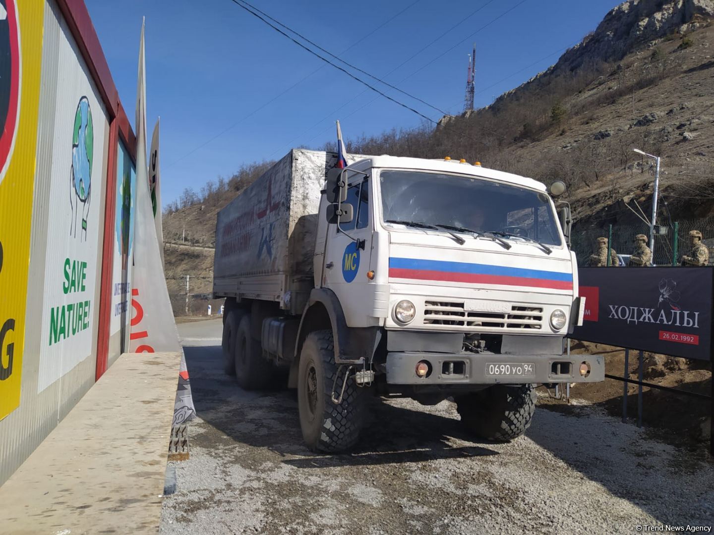 Vehicles of Russian peacekeepers passing freely along Azerbaijan's Lachin-Khankendi road (PHOTO)