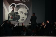 125-летие кинематографа Азербайджана отметили мультимедийным шоу с песнями и танцами (ВИДЕО, ФОТО)