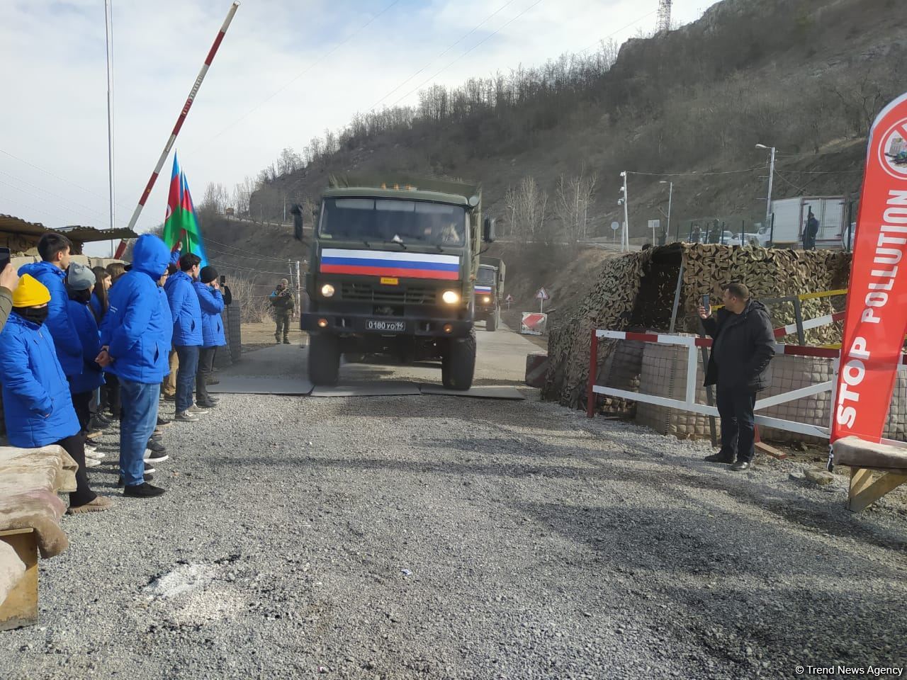 Vehicles of Russian peacekeepers move freely along Azerbaijan's Lachin-Khankendi road (PHOTO)