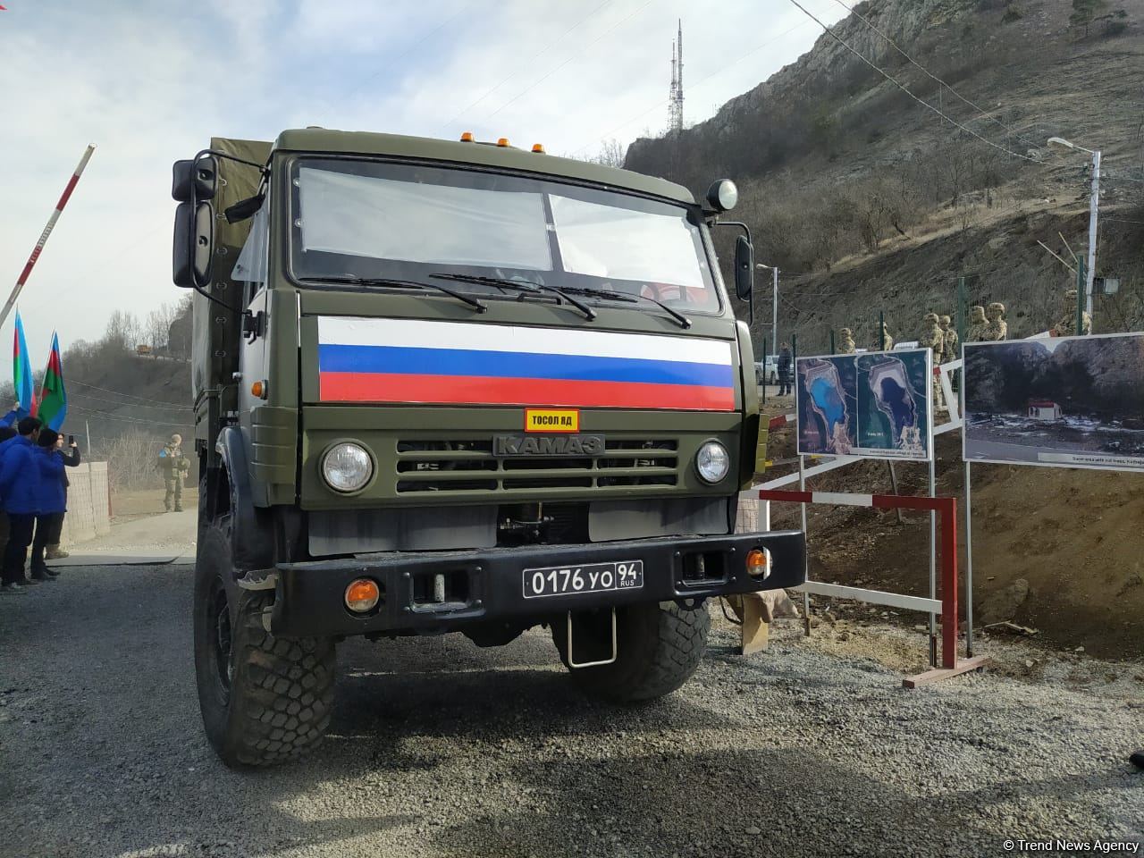 Vehicles of Russian peacekeepers move freely along Azerbaijan's Lachin-Khankendi road (PHOTO)