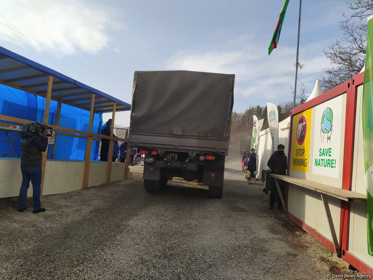 Vehicles of Russian peacekeepers move freely along Azerbaijan's Lachin-Khankendi road (PHOTO)