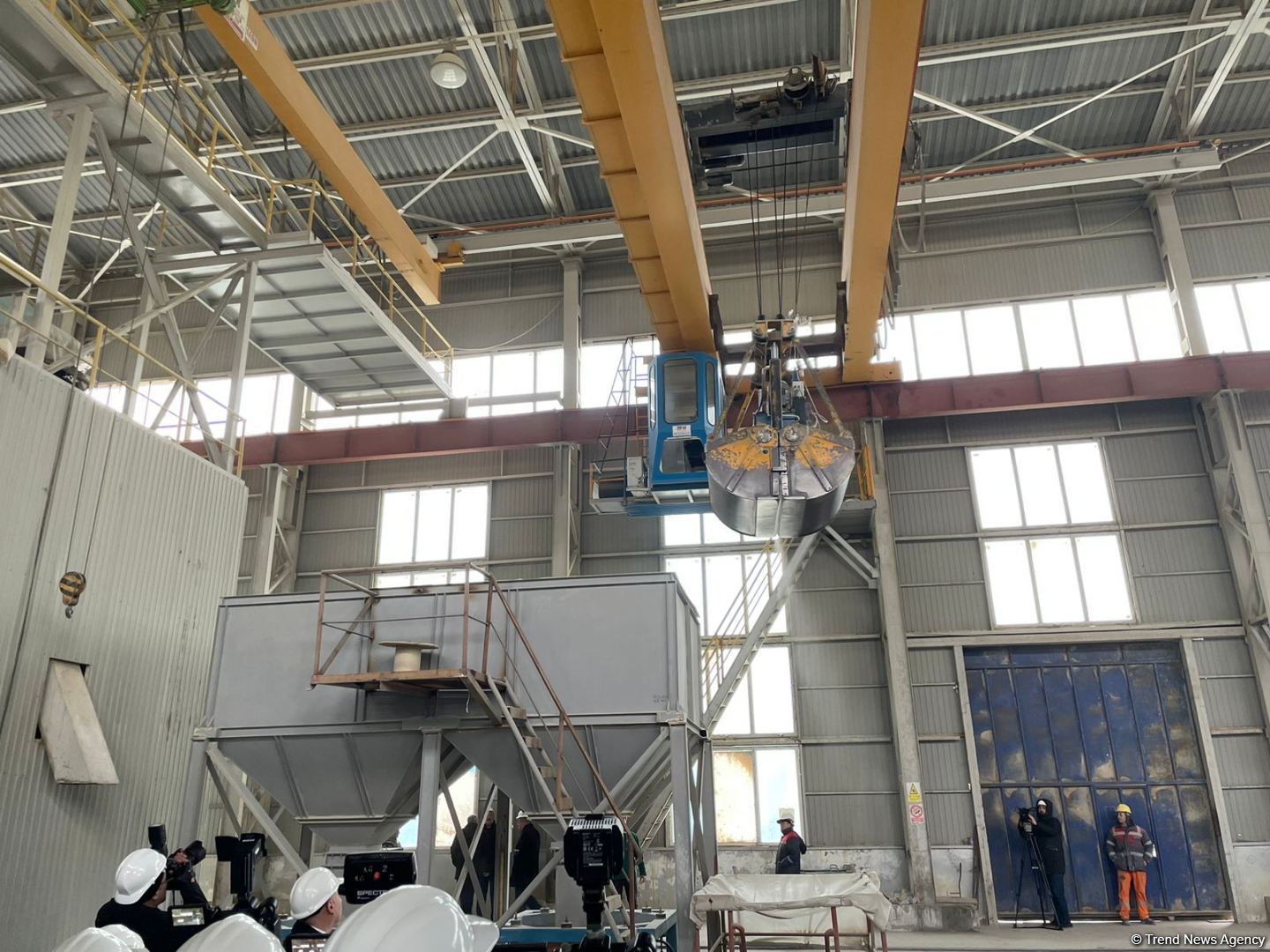 Azerbaijan's Garadagh glass plant signs several contracts for glass container production (PHOTO)