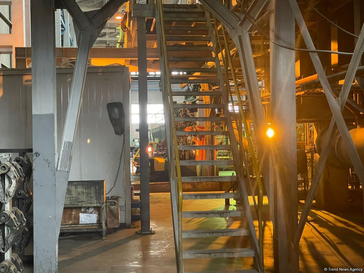 Azerbaijan's Garadagh glass plant signs several contracts for glass container production (PHOTO)