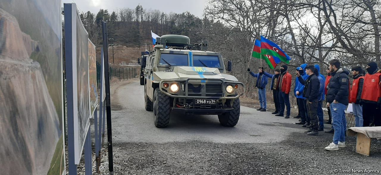 More vehicles of Russian peacekeepers move freely along Azerbaijan's Lachin-Khankendi road (PHOTO)