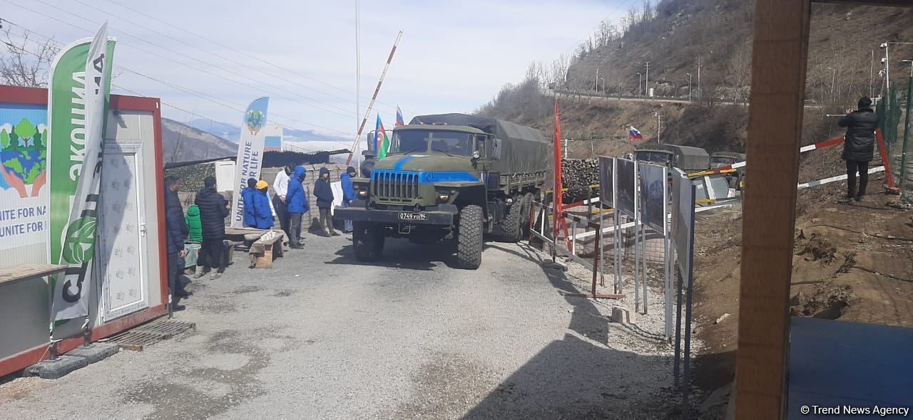 По Лачинской дороге беспрепятственно проехала автоколонна РМК (ФОТО)