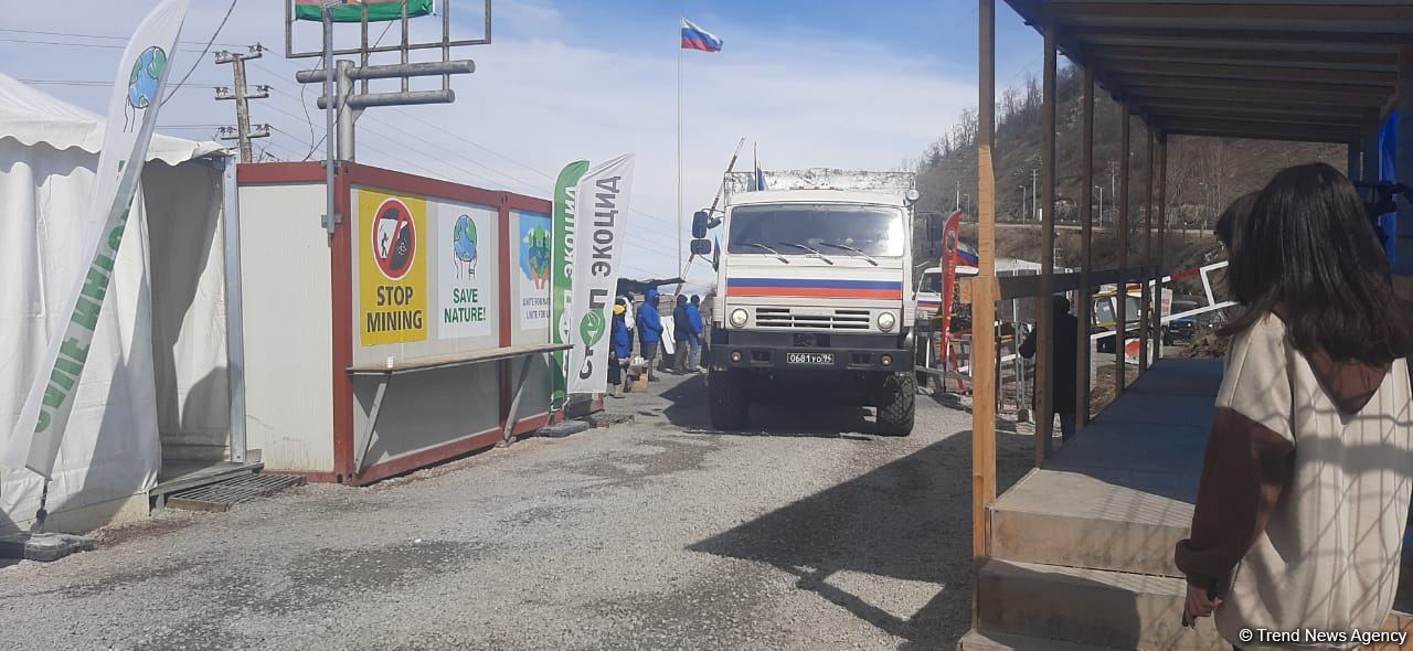 По Лачинской дороге беспрепятственно проехала автоколонна РМК (ФОТО)