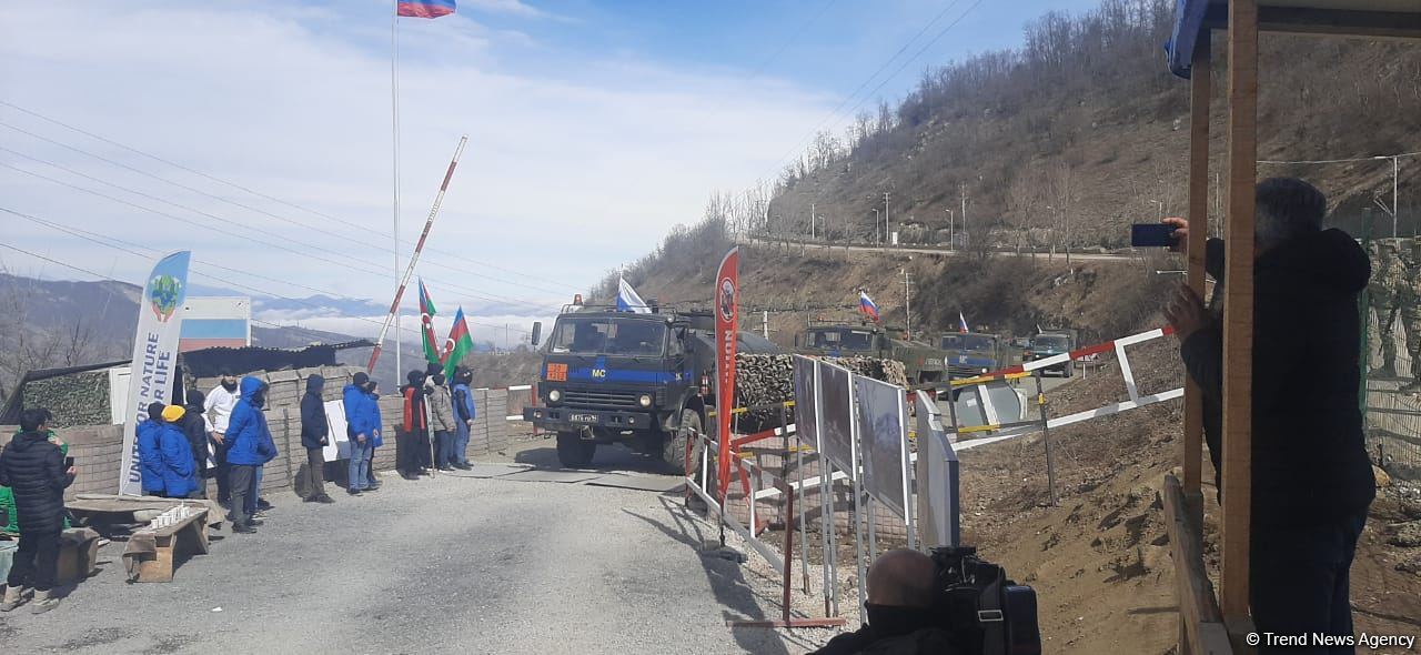 По Лачинской дороге беспрепятственно проехала автоколонна РМК (ФОТО)