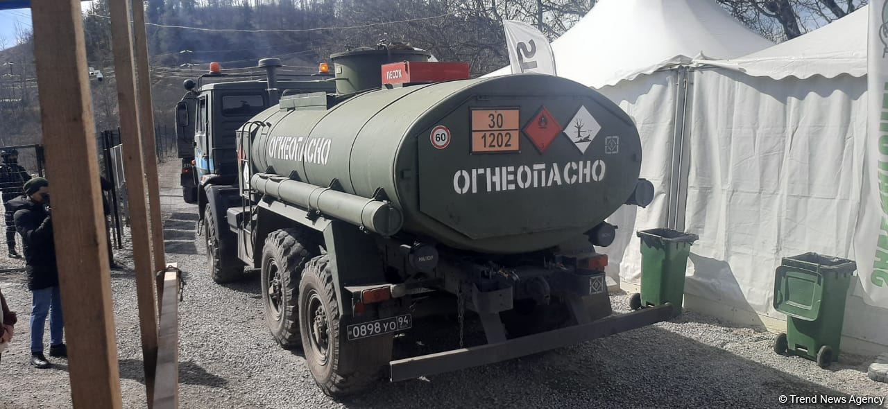 По Лачинской дороге беспрепятственно проехала автоколонна РМК (ФОТО)